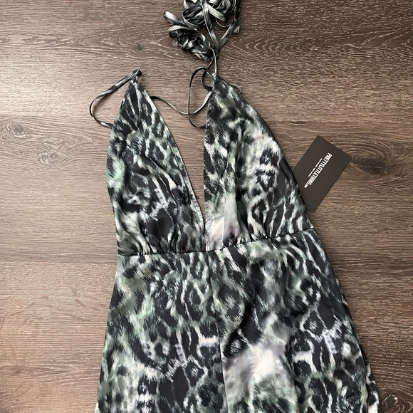 PrettyLittleThing Khaki Leopard Print Halterneck Wide Leg Jumpsuit - Picture 7 of 8